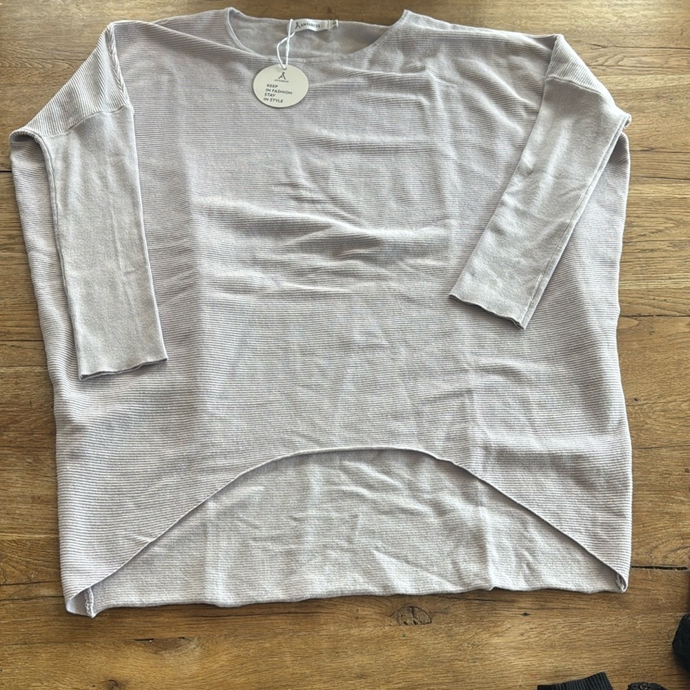 Size Small, lilac sweater “Anrabess”.